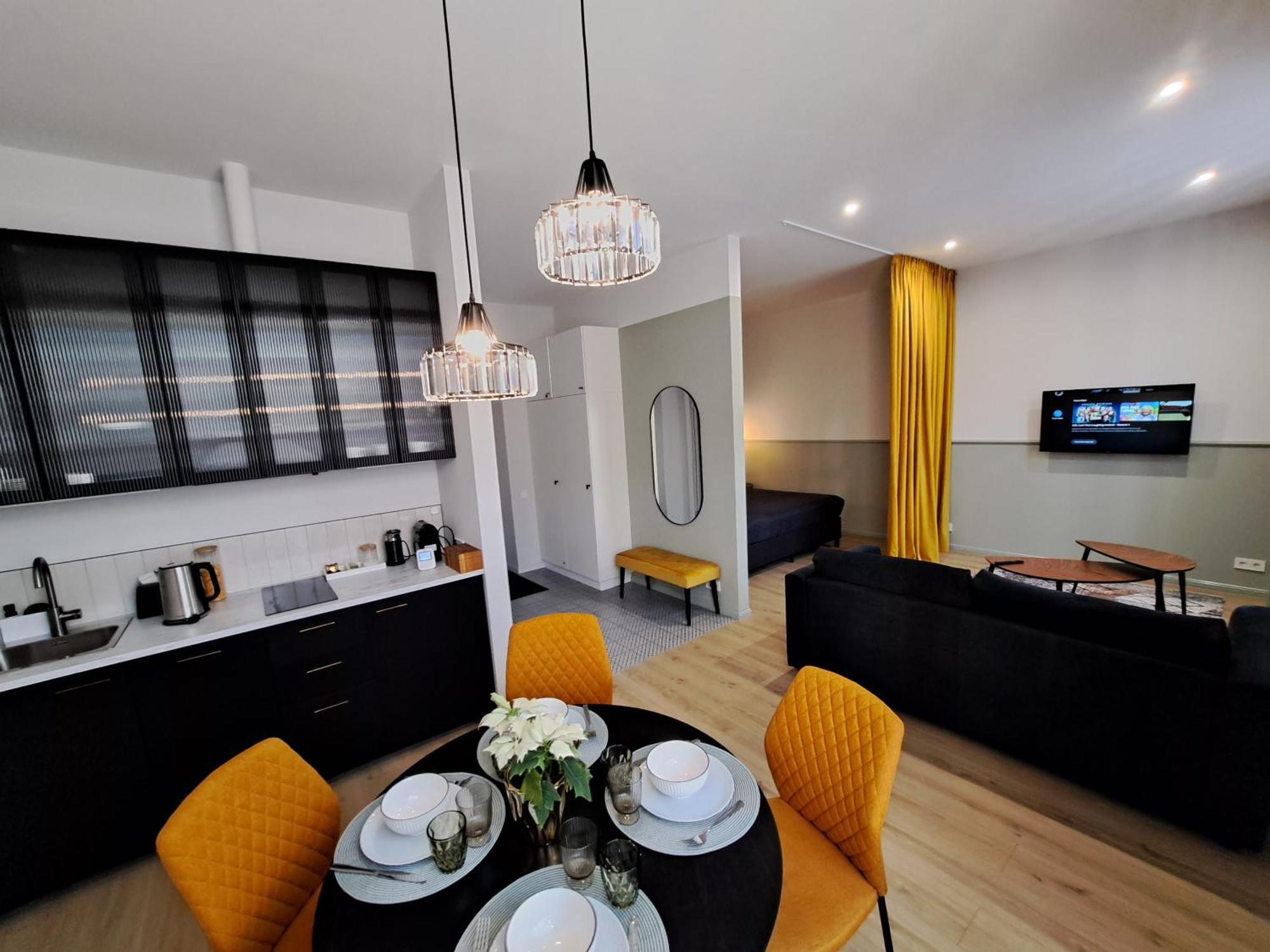 Golden Palms Apartment In The City Centre Рига Экстерьер фото